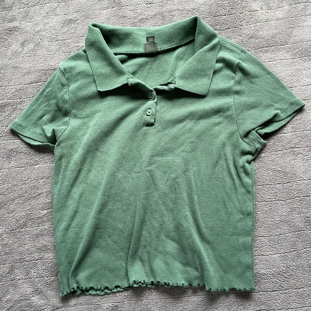 Cropped Wild Fable collared t-shirt.